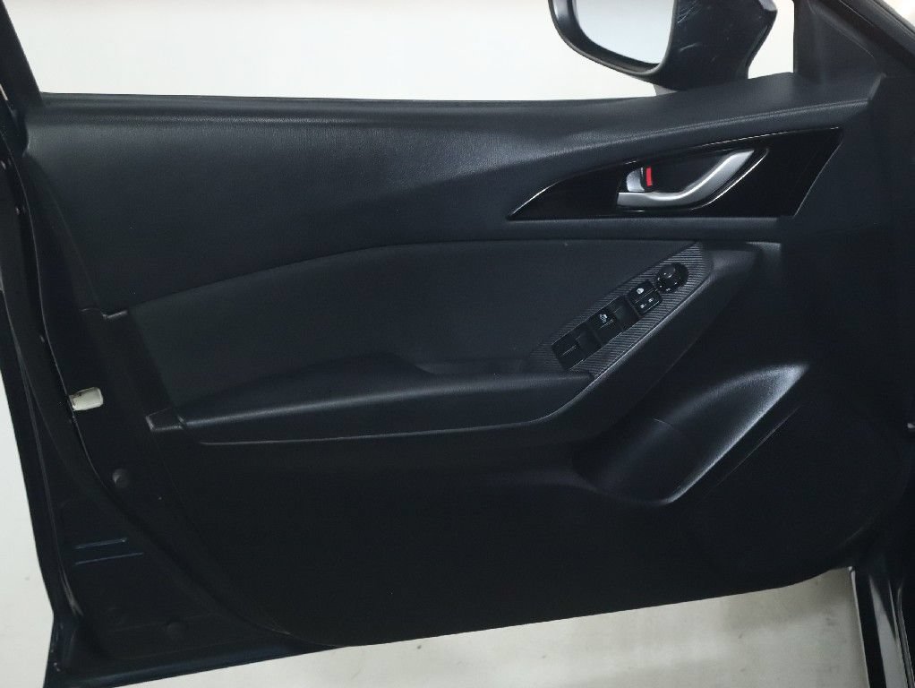 Used 2016 MAZDA MAZDA3 i Sport FWD image 13