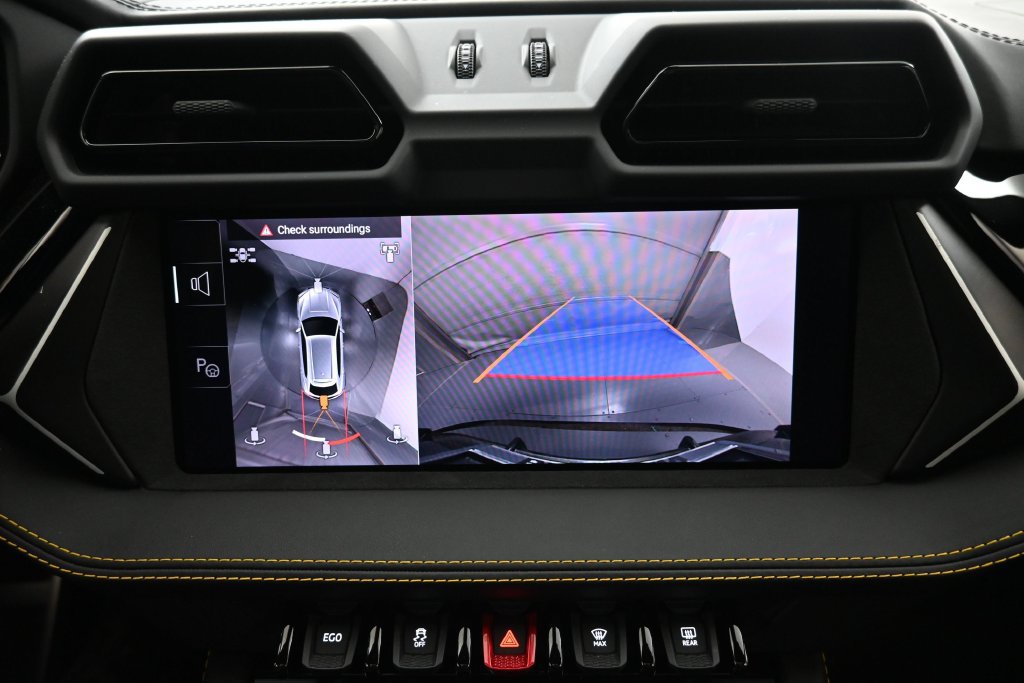 Used 2025 Lamborghini Urus SE AWD/4WD image 21
