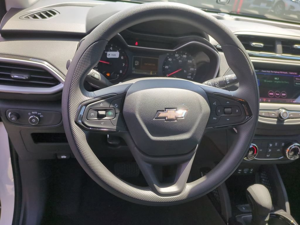 Used 2023 Chevrolet TrailBlazer LS FWD image 11