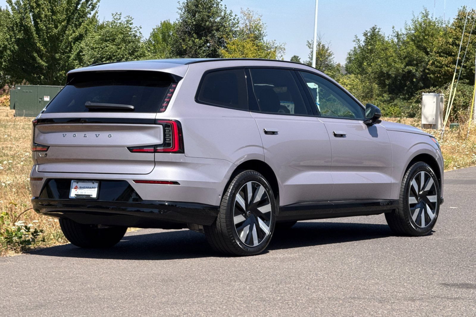 New 2026 Volvo EX90 Ultra AWD/4WD image 3
