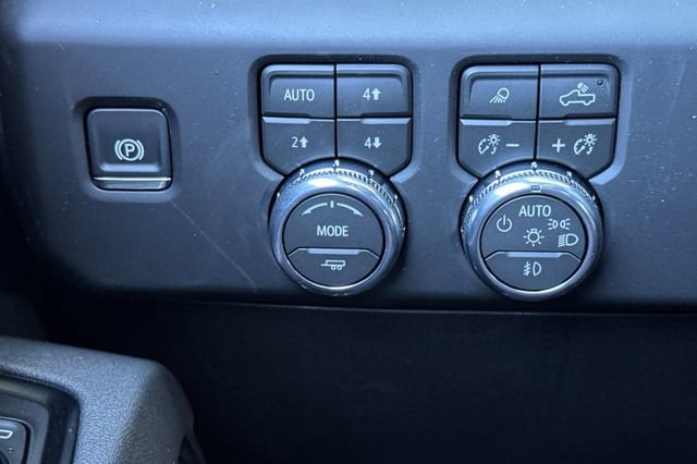 New 2026 GMC Sierra 1500 AT4 w/ AT4 Preferred Package image 31