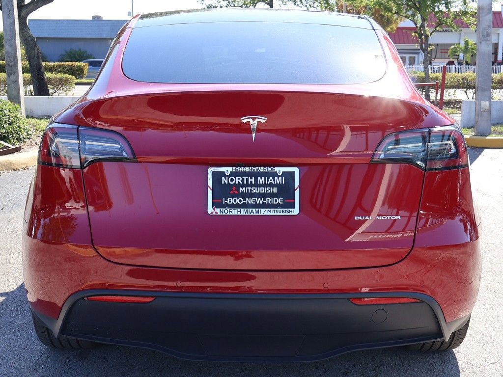 Used 2022 Tesla Model Y Long Range image 12