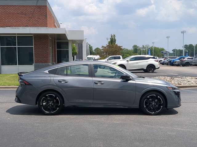 New 2026 Nissan Sentra SR w/ Floor Mat Package FWD image 2