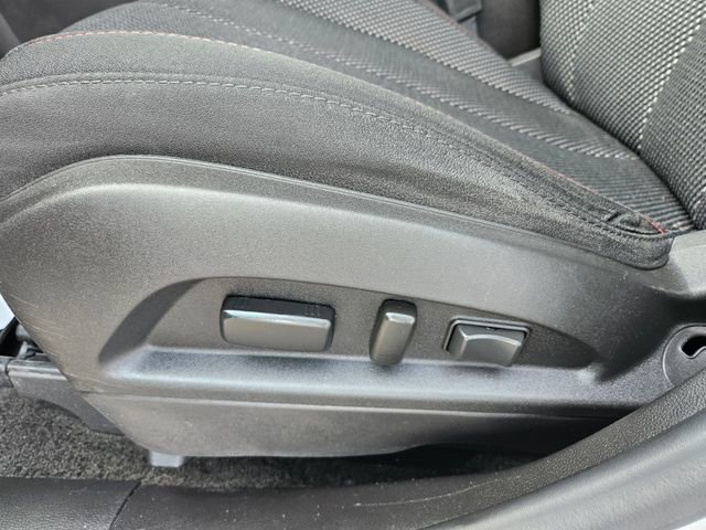 Used 2015 Chevrolet Equinox LT w/ Driver Convenience Package image 9