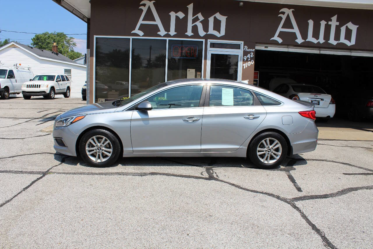 Used 2016 Hyundai Sonata SE w/ Cargo Package image 6