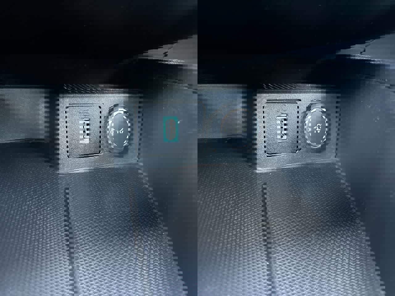 Used 2020 Ford Escape SE image 33