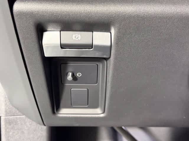 New 2026 Land Rover Defender 130 S AWD/4WD image 28