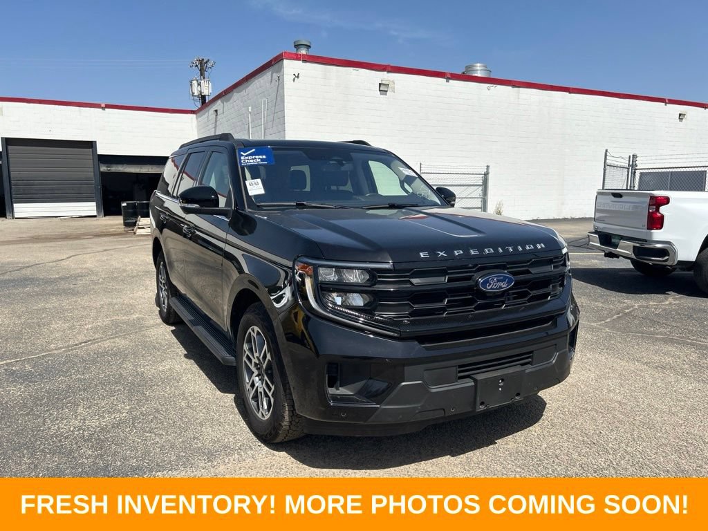 Used 2025 Ford Expedition Active AWD/4WD image 1