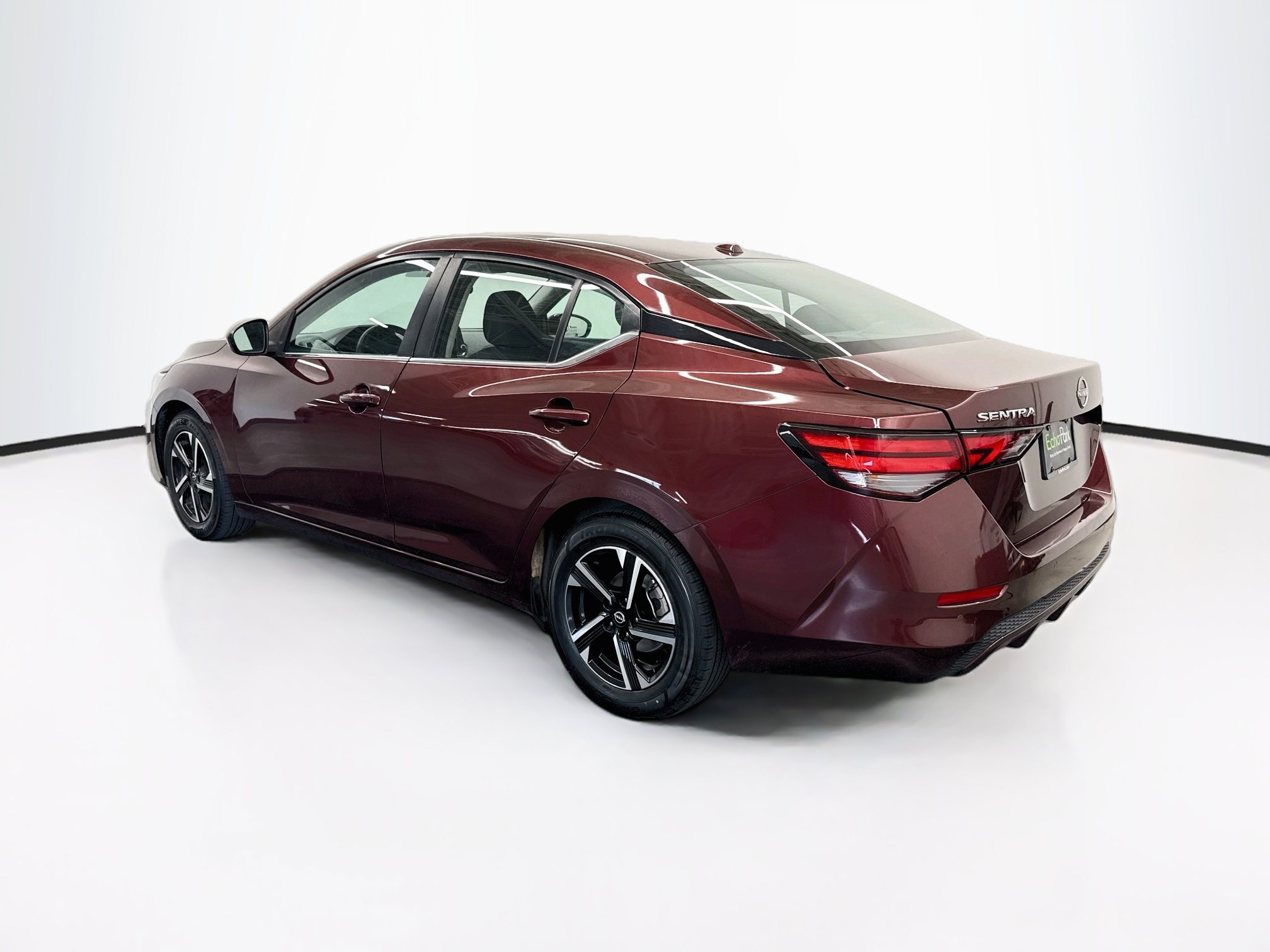 Used 2024 Nissan Sentra SV FWD image 5