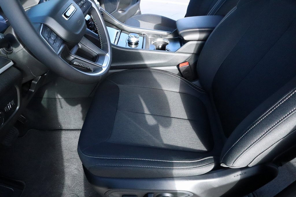 New 2025 Jeep Grand Cherokee Laredo w/ Luxury Tech Group I image 11