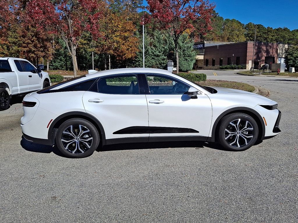 Used 2023 Toyota Crown XLE image 7
