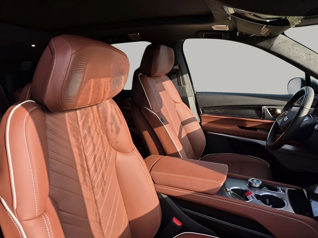 New 2026 Cadillac Vistiq Premium Luxury w/ LPO, Floor Liner Package AWD/4WD image 15