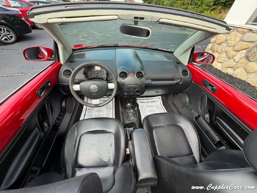 Used 2006 Volkswagen Beetle Convertible w/ Package 1 FWD image 19