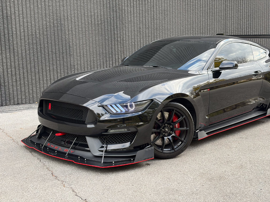 Used 2017 Ford Mustang Shelby GT350R RWD image 2