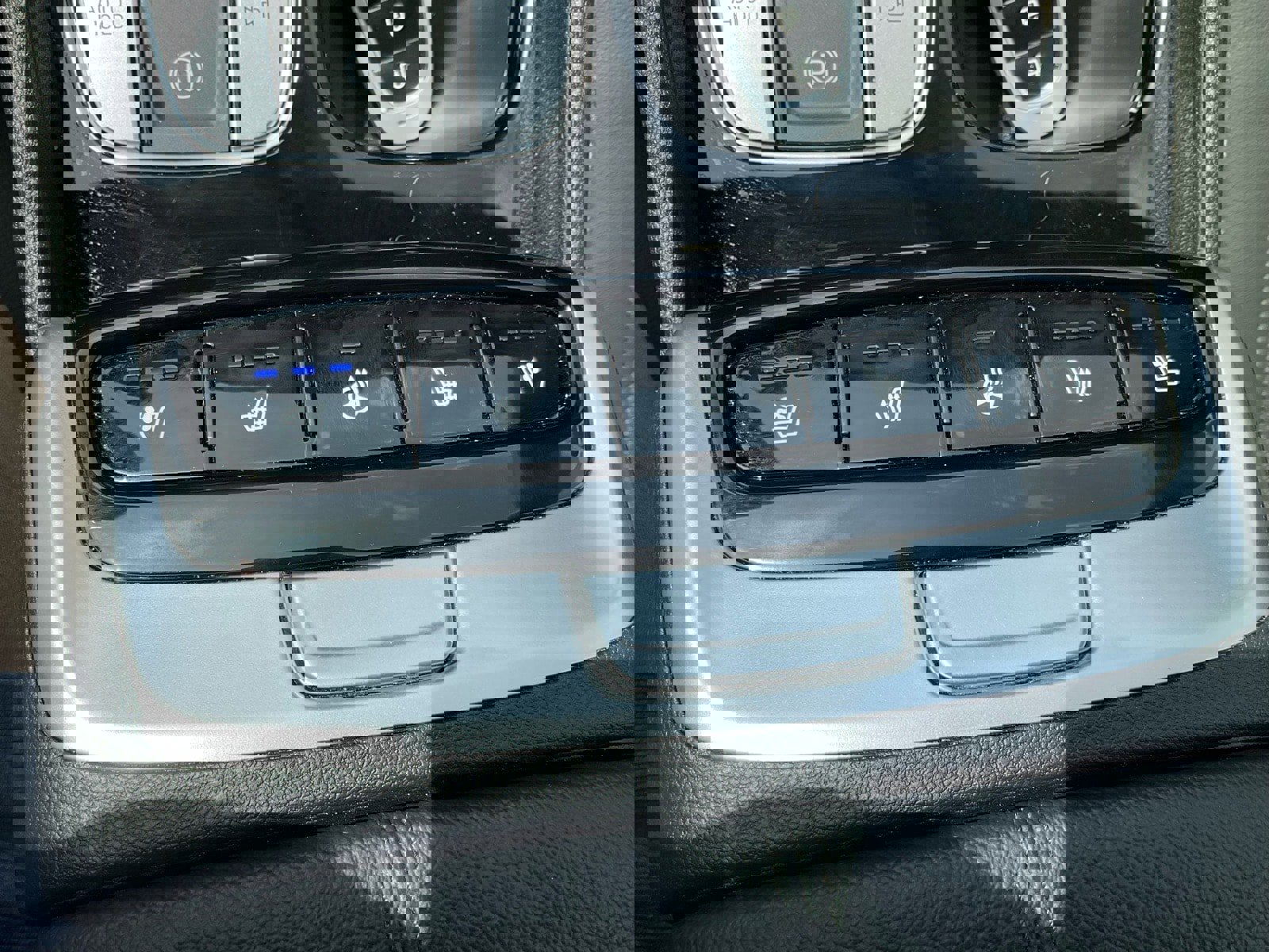 Used 2024 Hyundai Santa Cruz Limited image 14