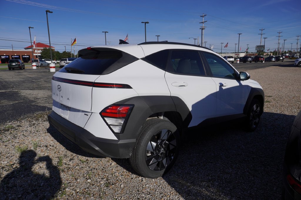 Used 2025 Hyundai Kona SEL AWD/4WD image 6