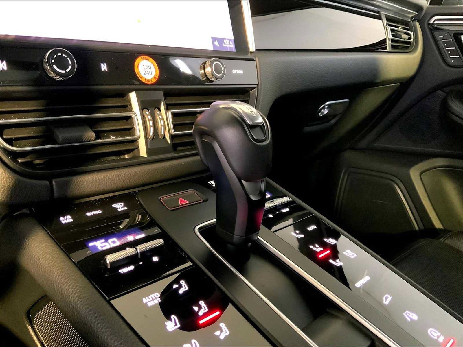 Certified 2023 Porsche Macan Turbo image 17