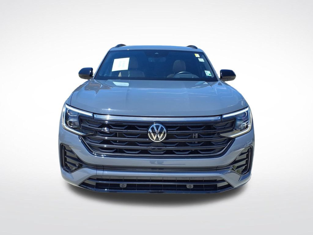 Used 2025 Volkswagen Atlas Cross Sport SEL R-Line AWD/4WD image 2
