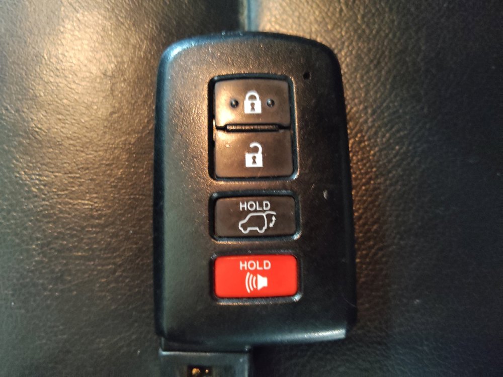 Used 2019 Toyota Highlander XLE FWD image 32
