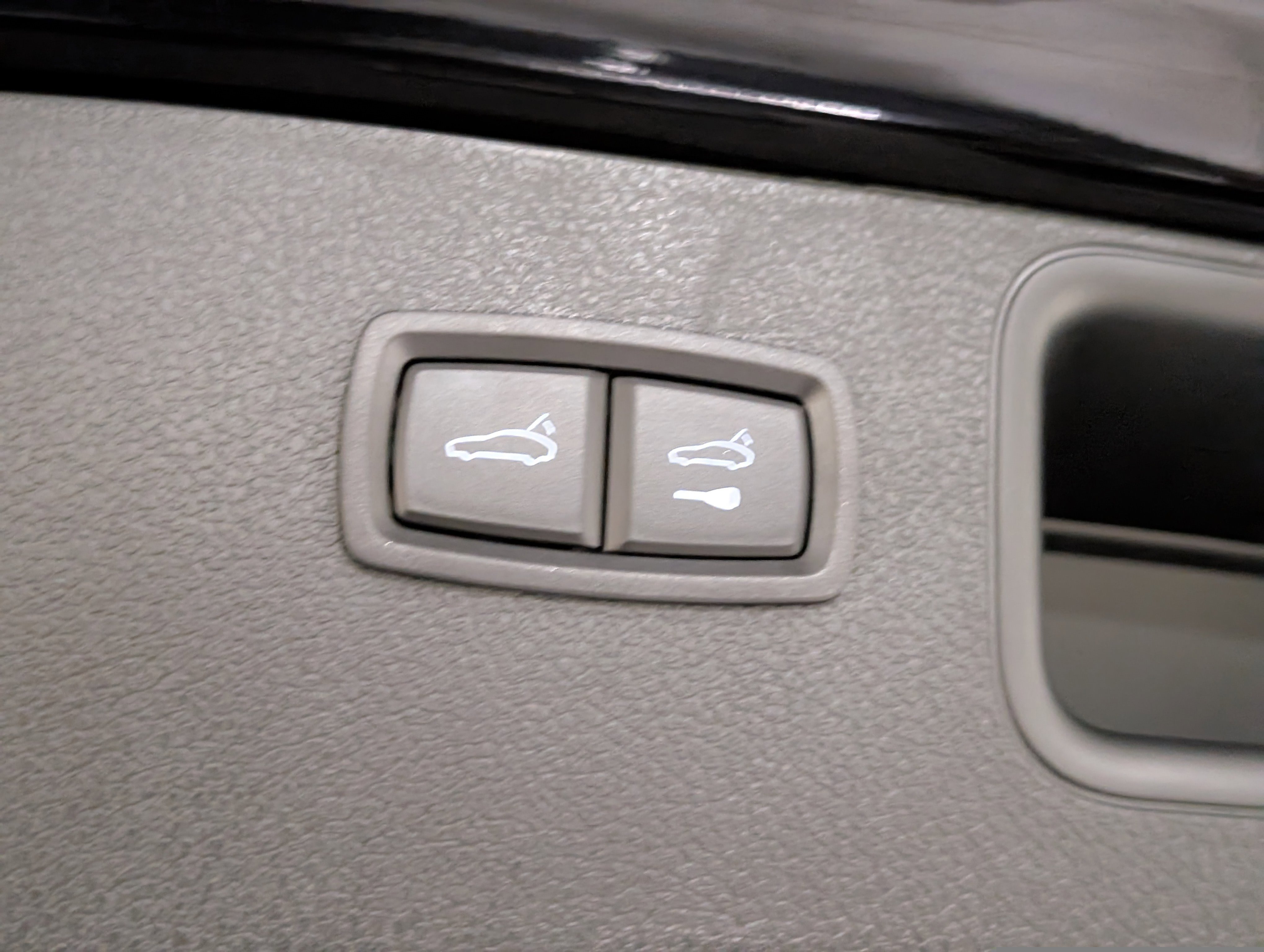 Certified 2025 Porsche Macan image 26