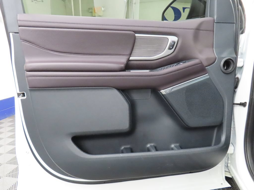 Used 2025 Ford Expedition Platinum w/ Platinum Ultimate Package AWD/4WD image 56