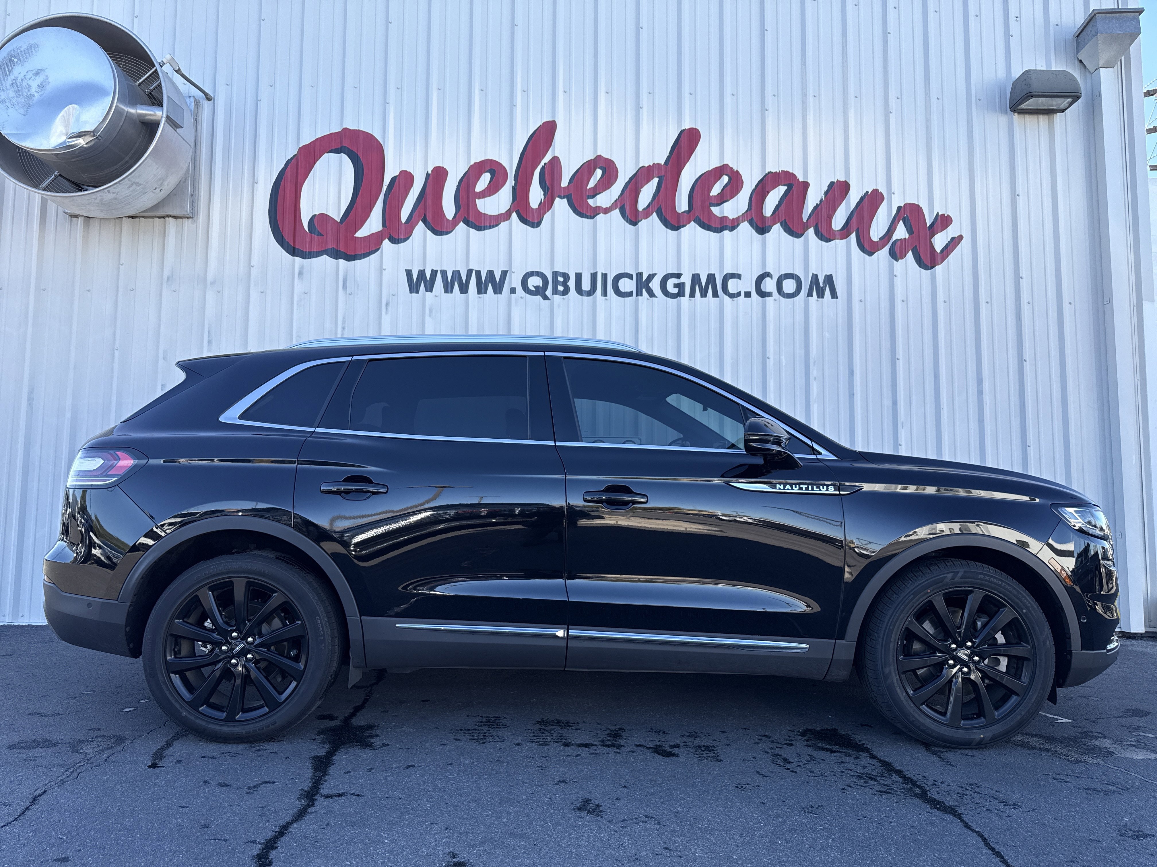 Used 2022 Lincoln Nautilus Reserve w/ Equipment Group 201A image 32