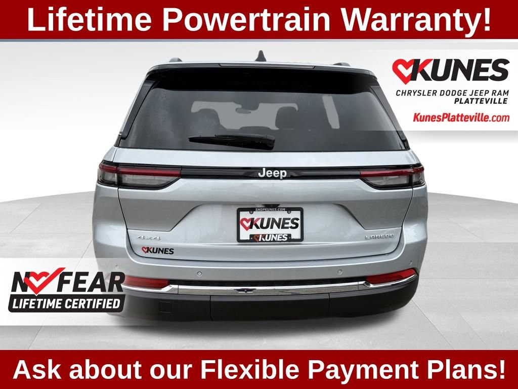 Used 2024 Jeep Grand Cherokee Laredo w/ Trailer Tow Package AWD/4WD image 9