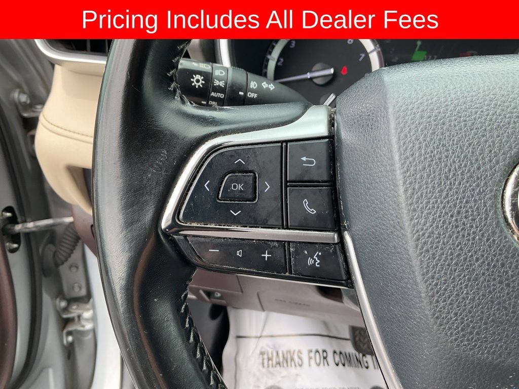 Used 2022 Toyota Highlander XLE FWD image 8