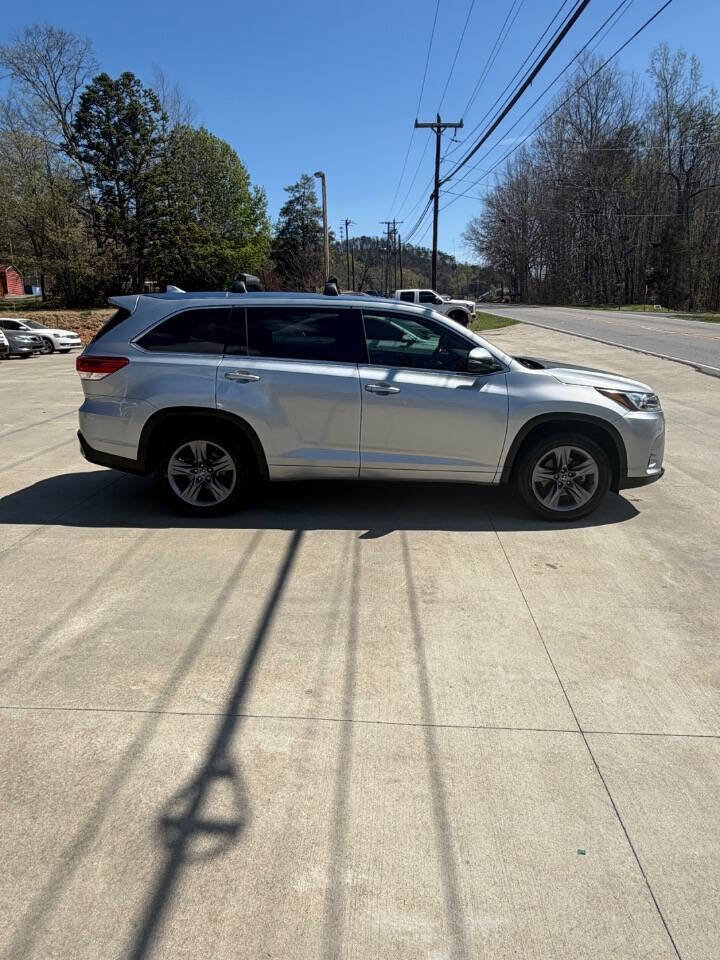 Used 2018 Toyota Highlander Limited Platinum image 5