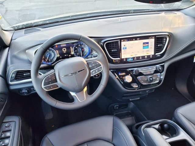 New 2026 Chrysler Pacifica Select image 23