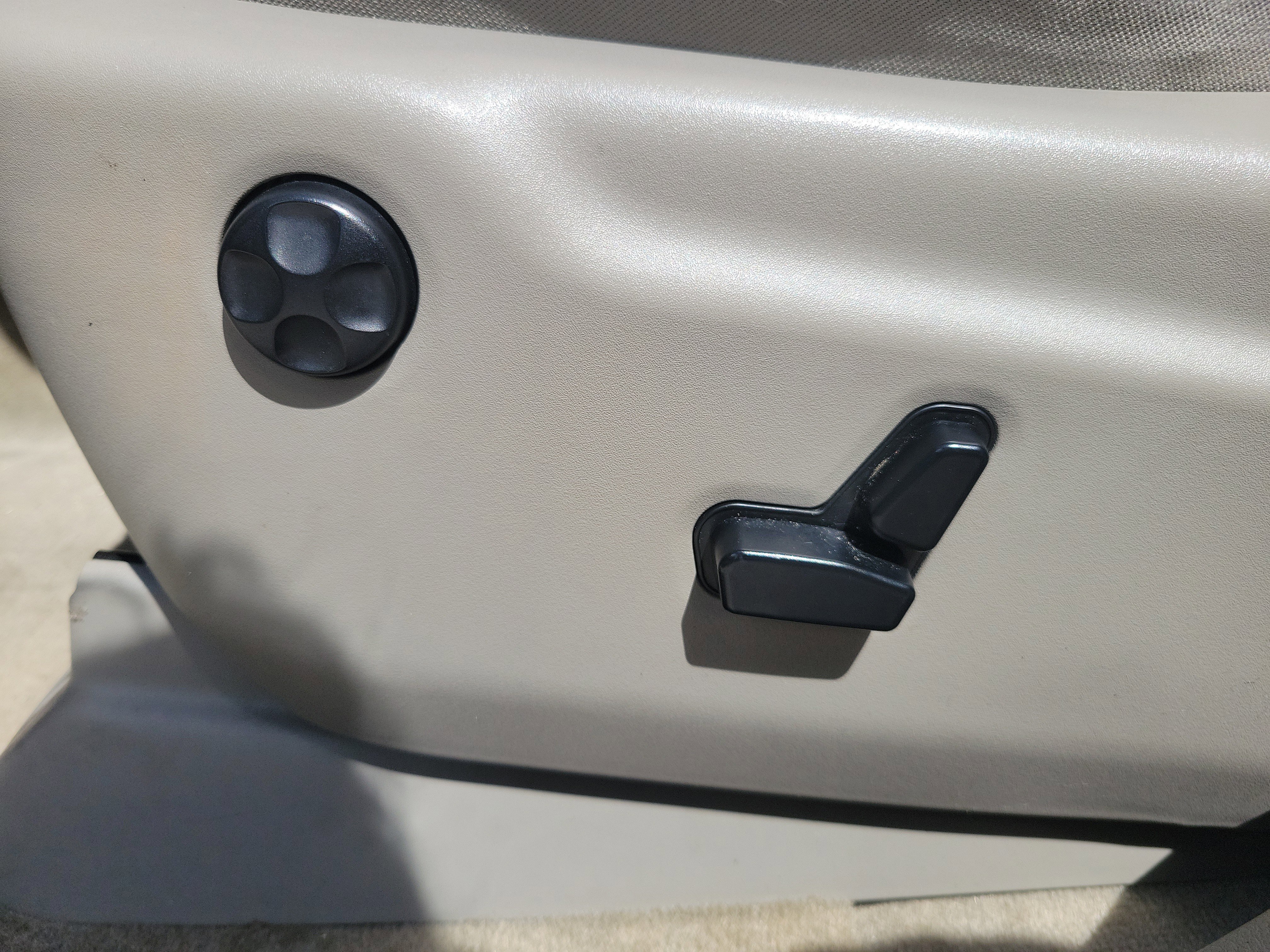 Used 2011 Jeep Grand Cherokee Laredo image 13