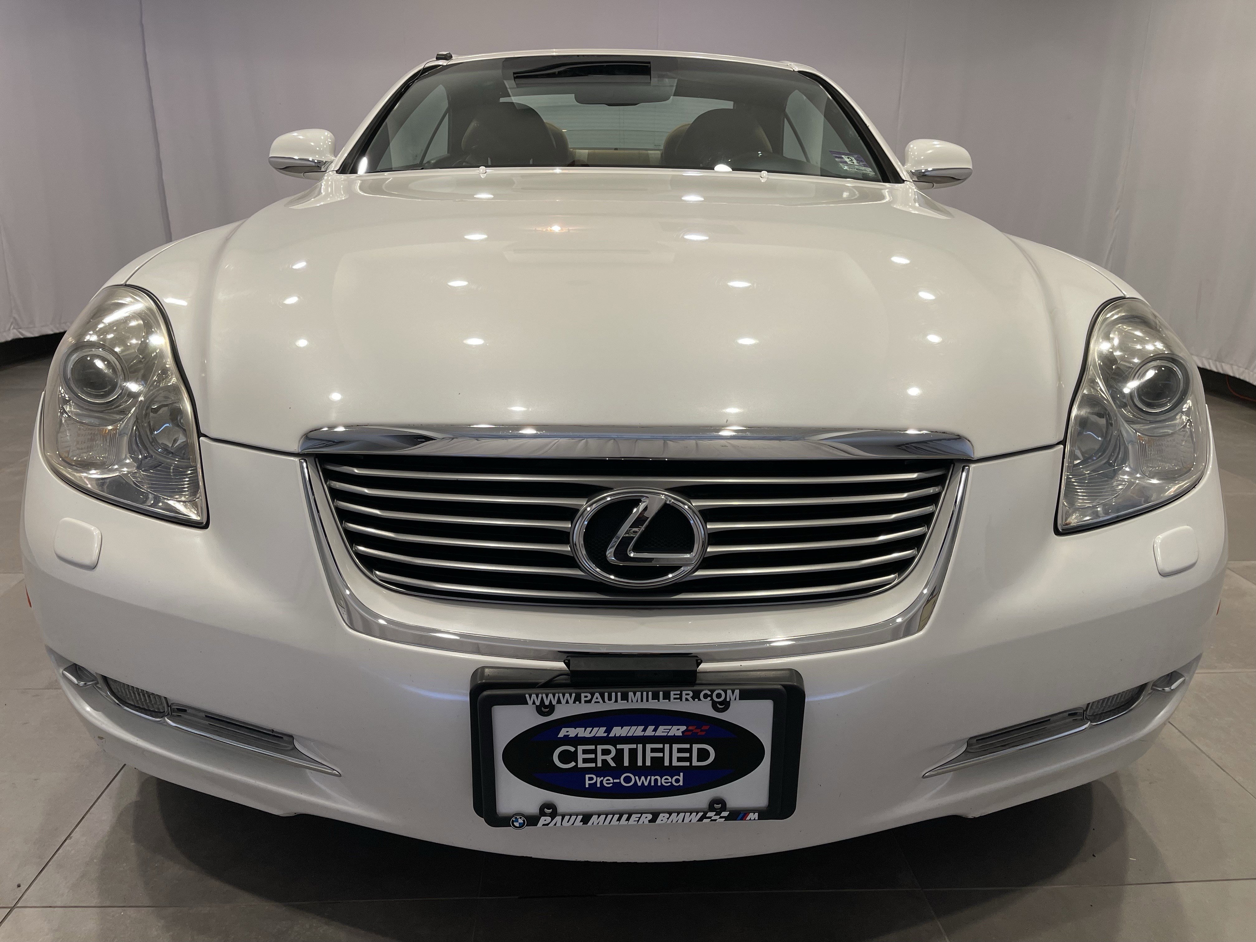 Used 2008 Lexus SC 430 Convertible RWD image 2
