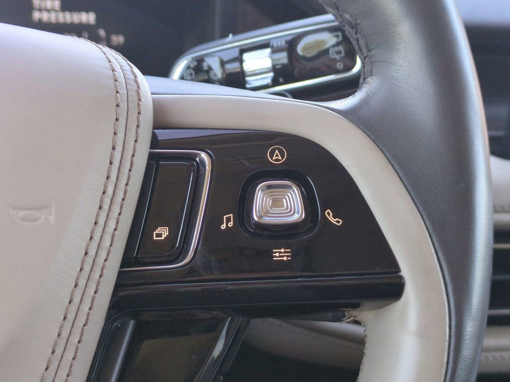 Used 2022 Lincoln Aviator Reserve w/ Equipment Group 201A image 27