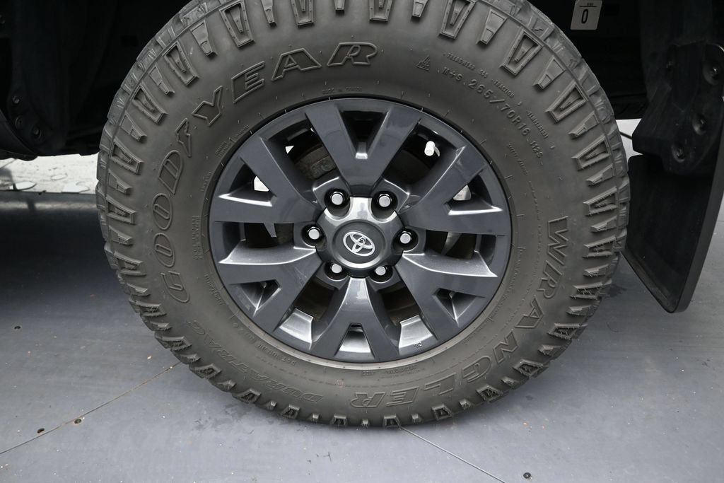 Used 2023 Toyota Tacoma SR5 w/ Technology Package RWD image 10