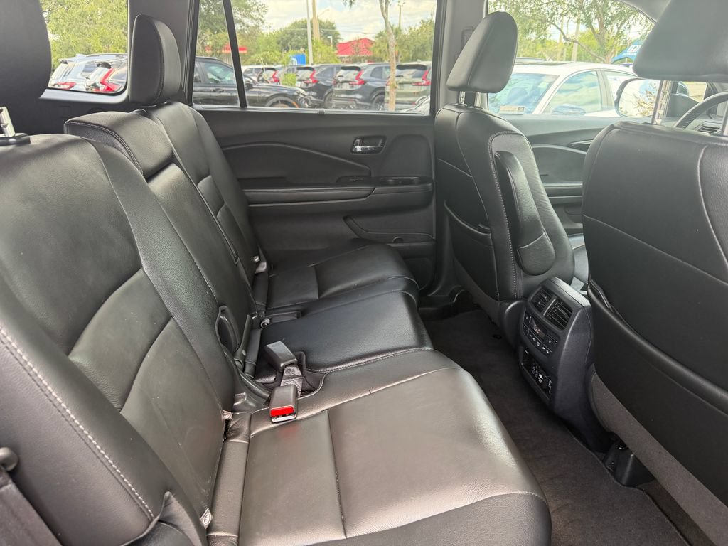 Used 2020 Honda Pilot Touring image 9