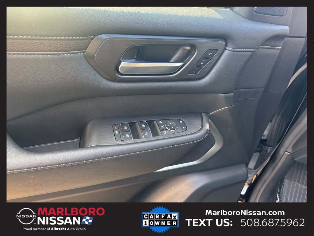 Certified 2025 Nissan Armada Platinum Reserve image 29