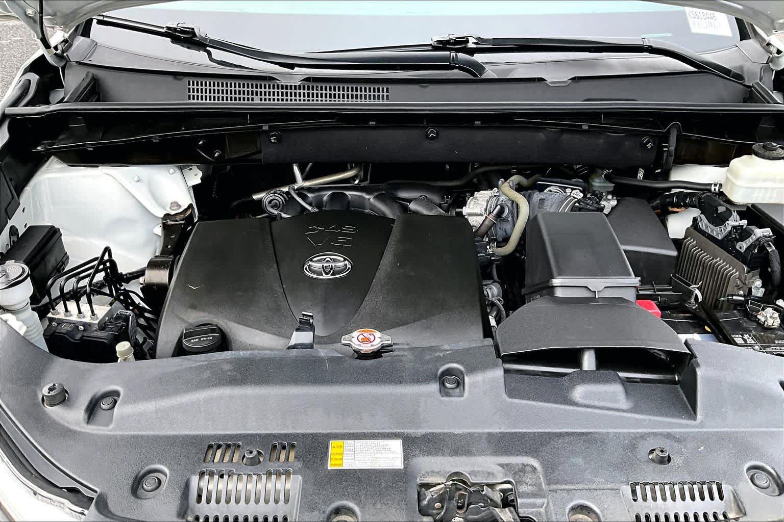 Used 2019 Toyota Highlander XLE AWD/4WD image 32