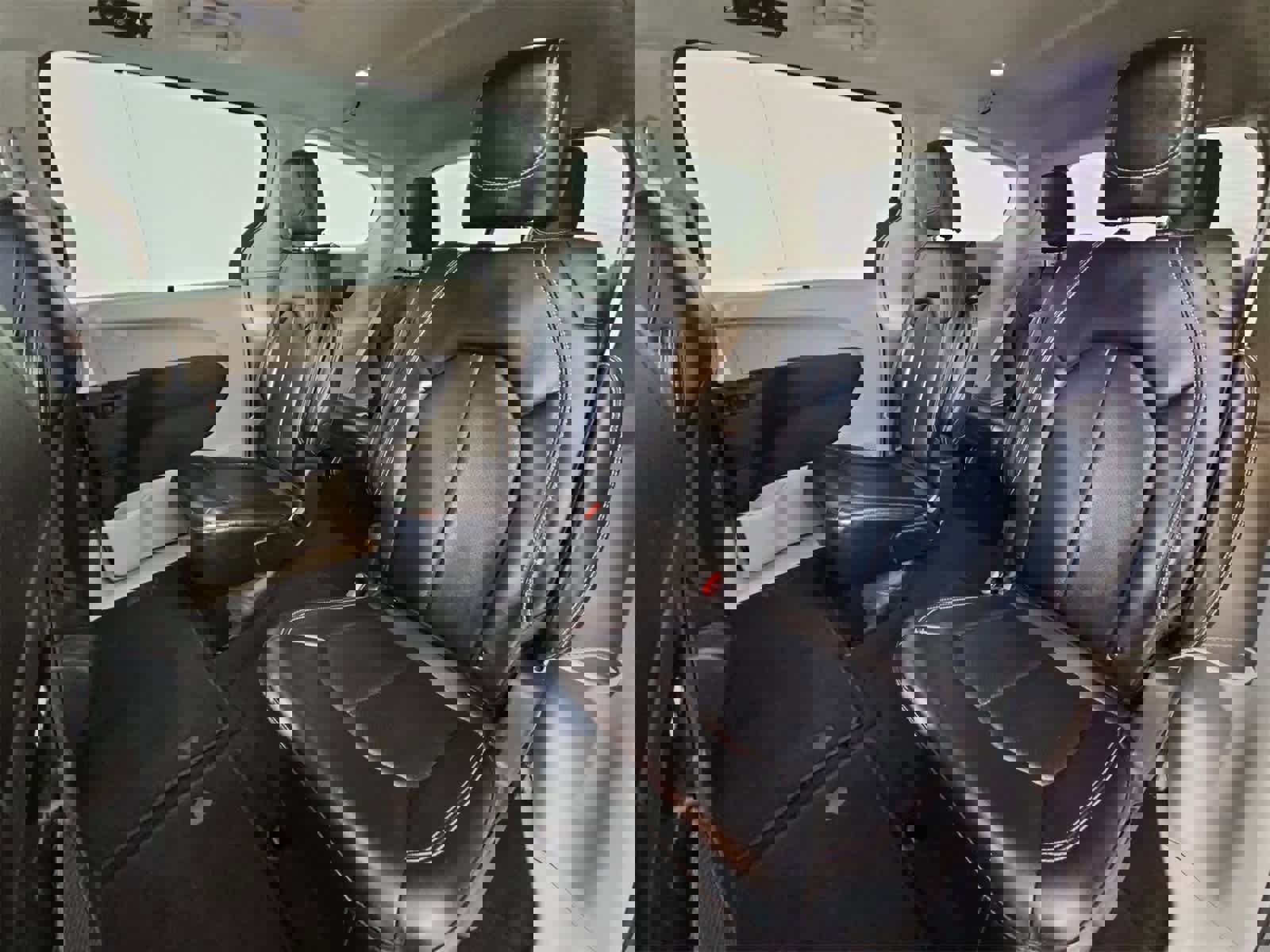 Used 2024 Chrysler Pacifica Touring-L image 19