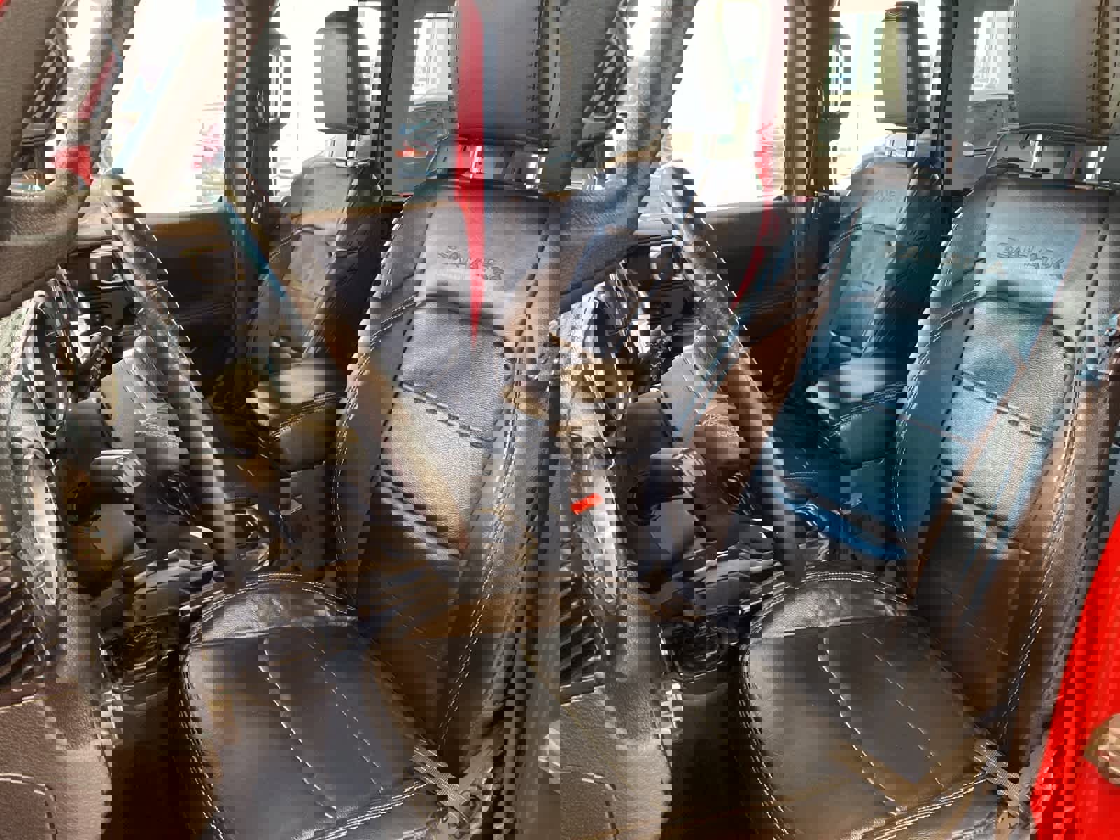 Used 2018 Jeep Wrangler Unlimited Sahara w/ Uconnect 4C Nav & Sound Group image 11