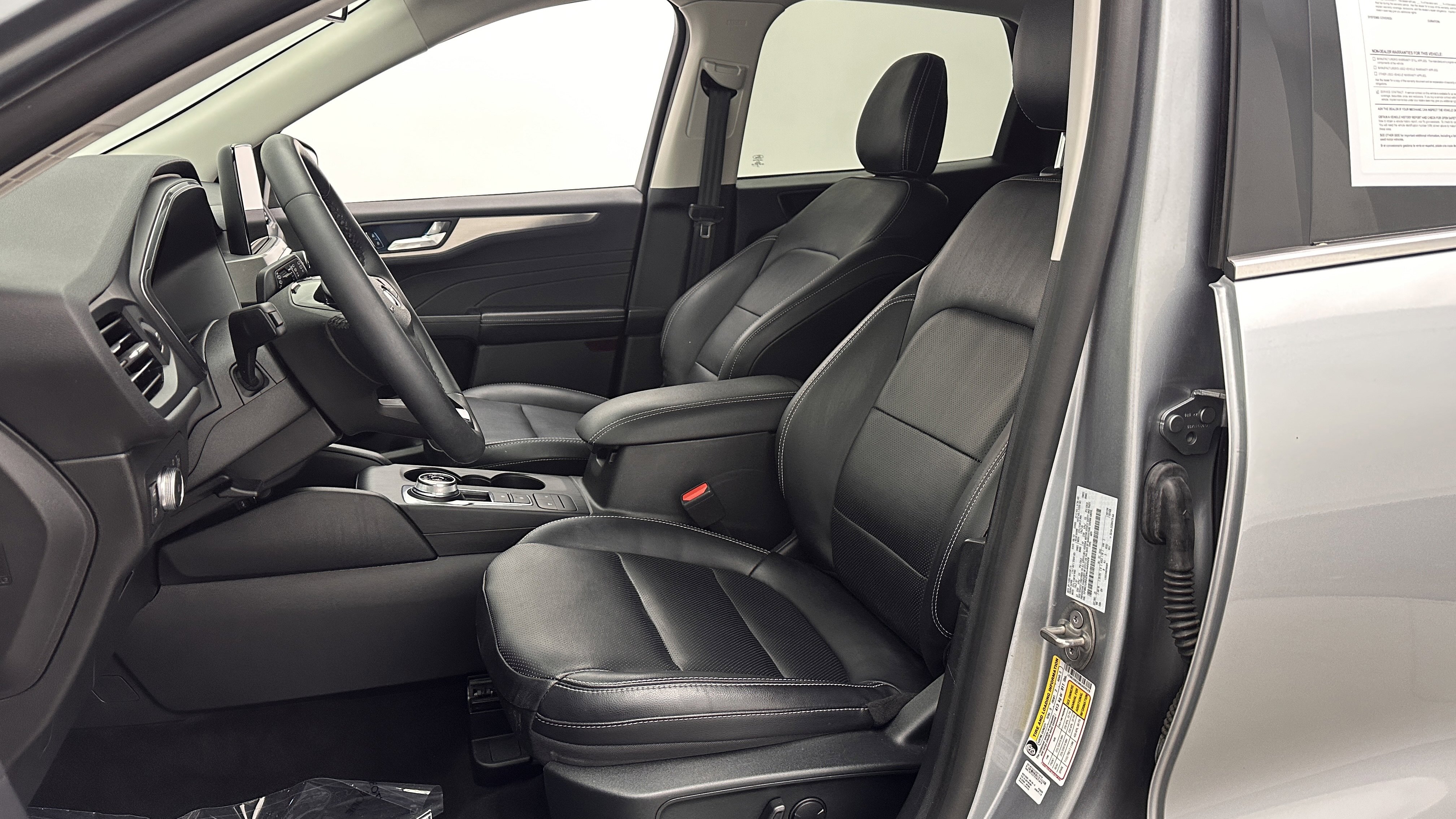 Used 2022 Ford Escape Titanium AWD/4WD image 16