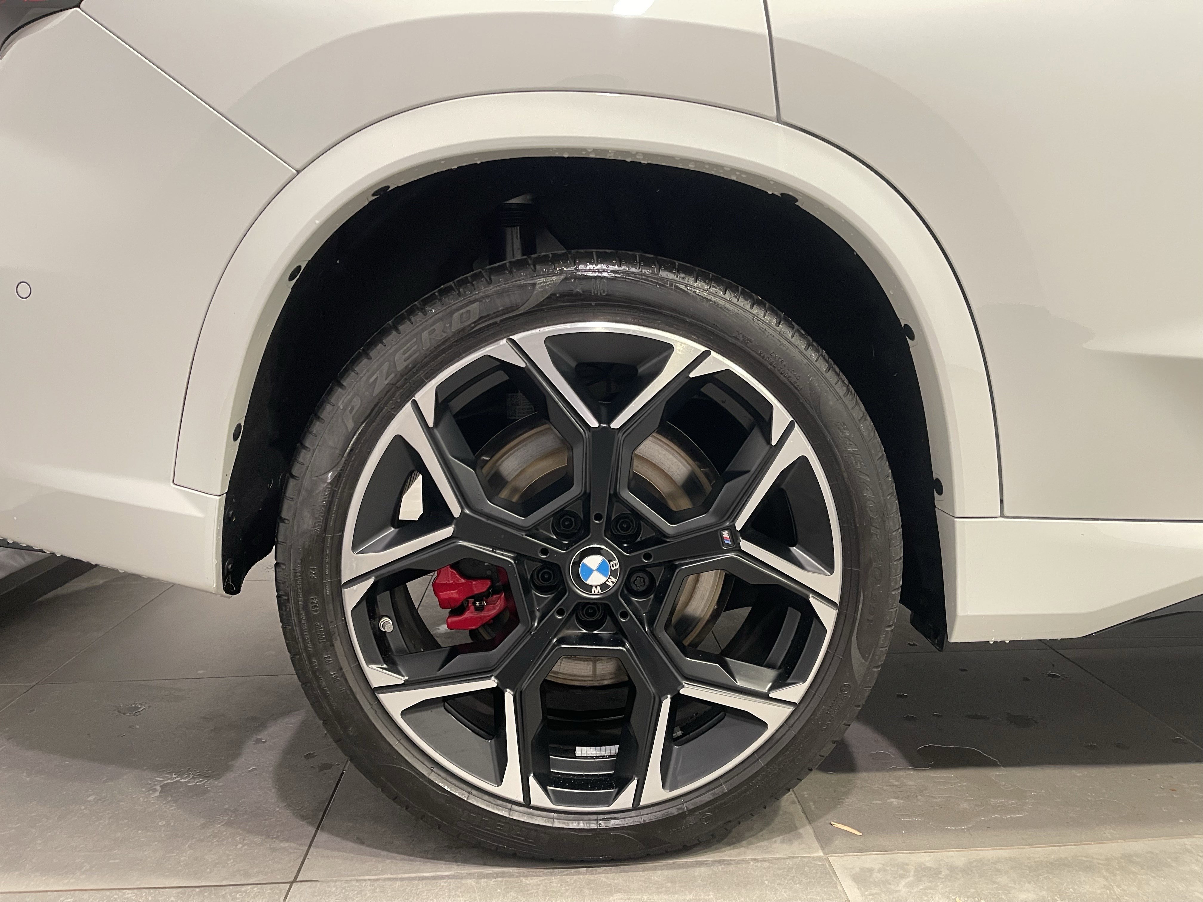 Used 2025 BMW X1 M35i w/ Premium Package image 9