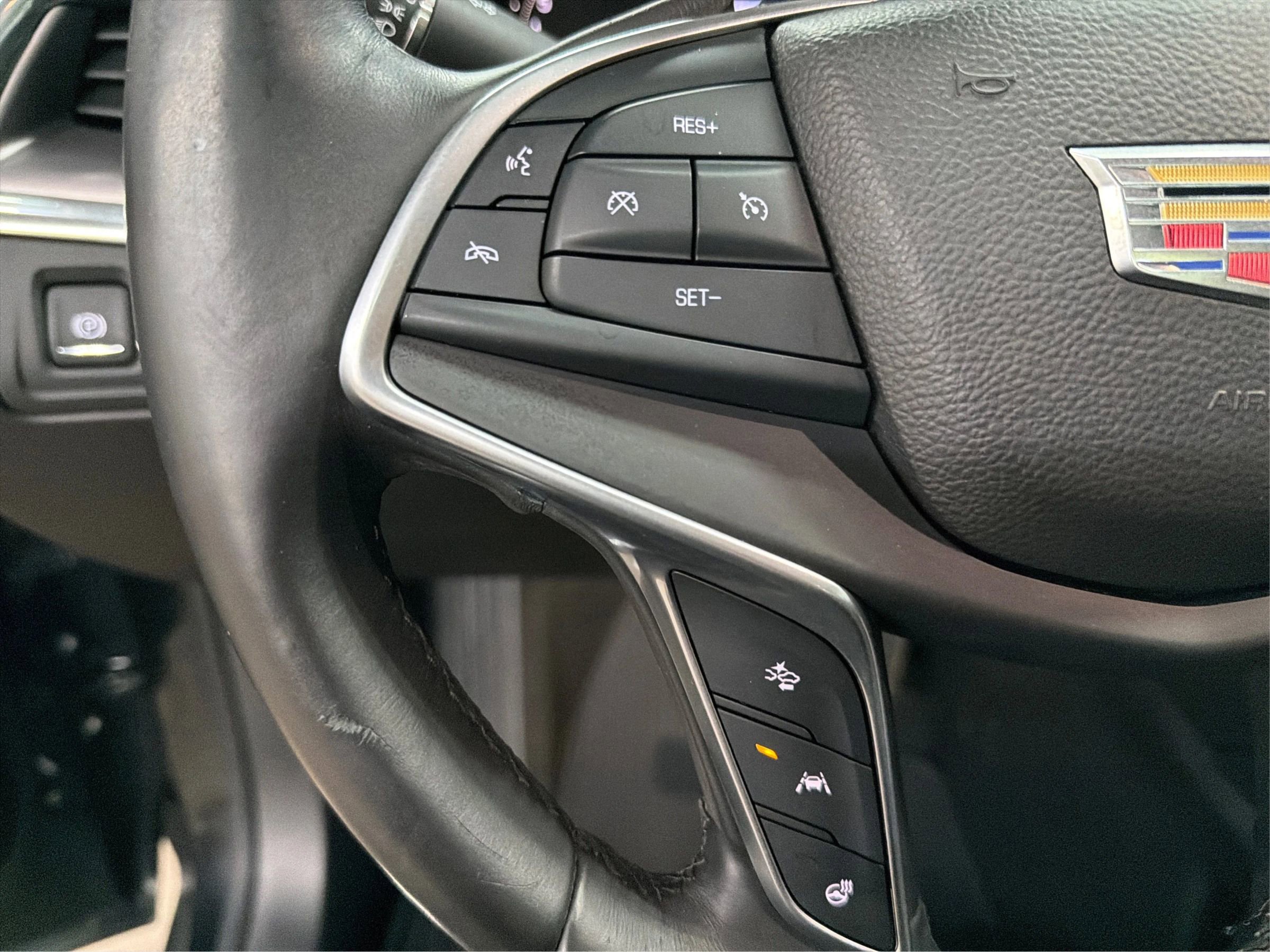 Used 2017 Cadillac XT5 Luxury w/ Driver Awareness Package image 27