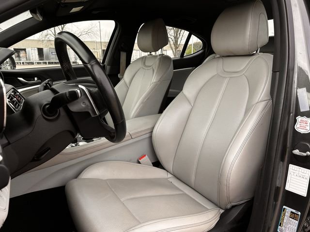 Used 2022 Genesis G70 2.0T image 23