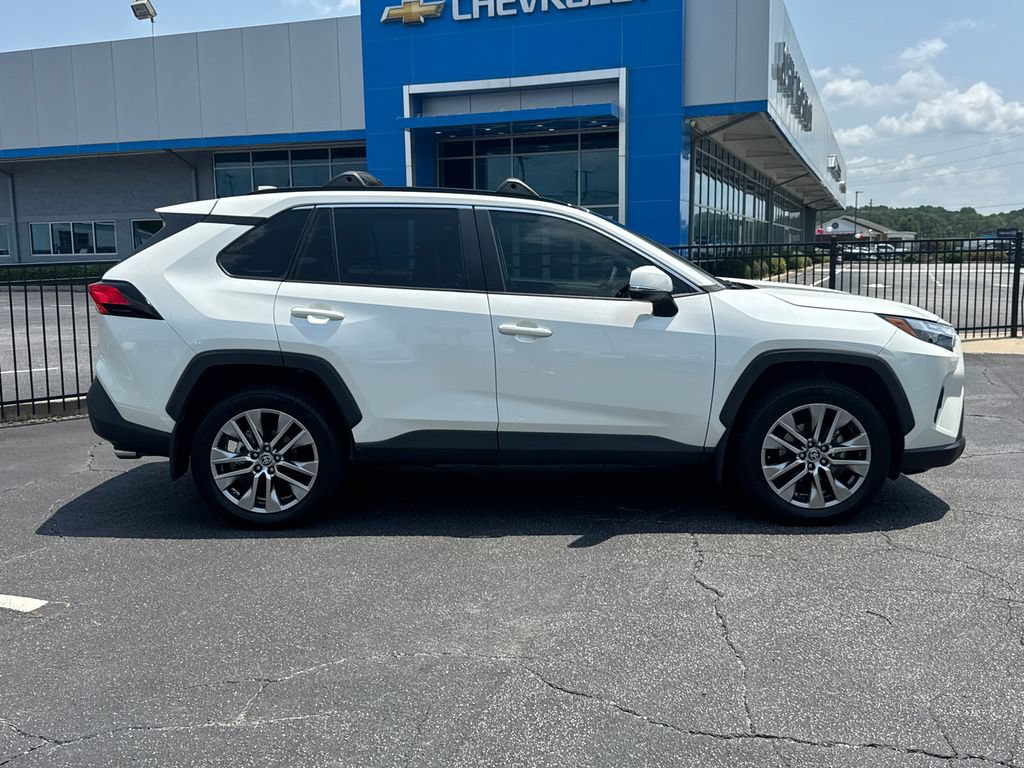Used 2022 Toyota RAV4 XLE Premium FWD image 5