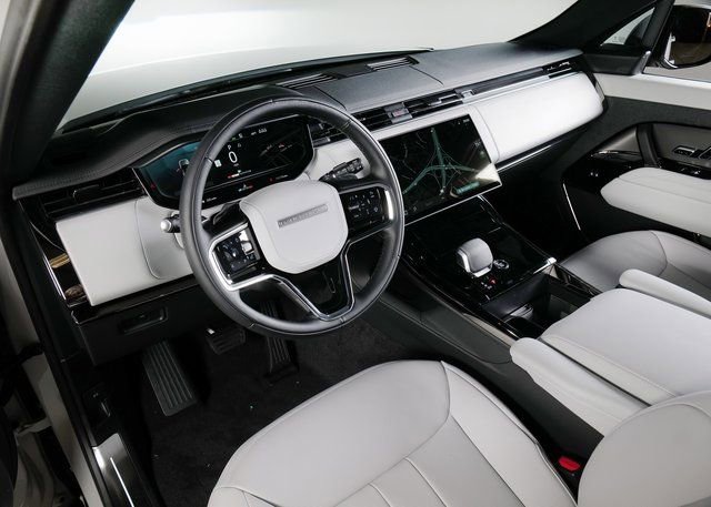 New 2025 Land Rover Range Rover Sport SE image 16
