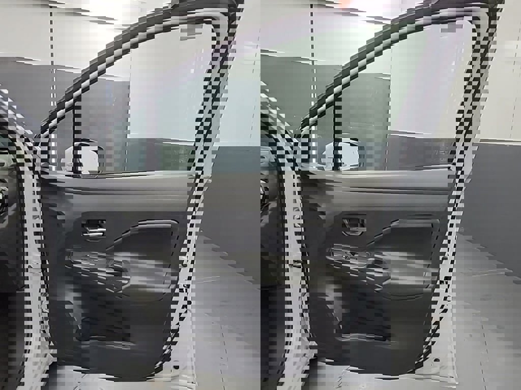 New 2025 Nissan Versa SV w/ Trunk Package image 20