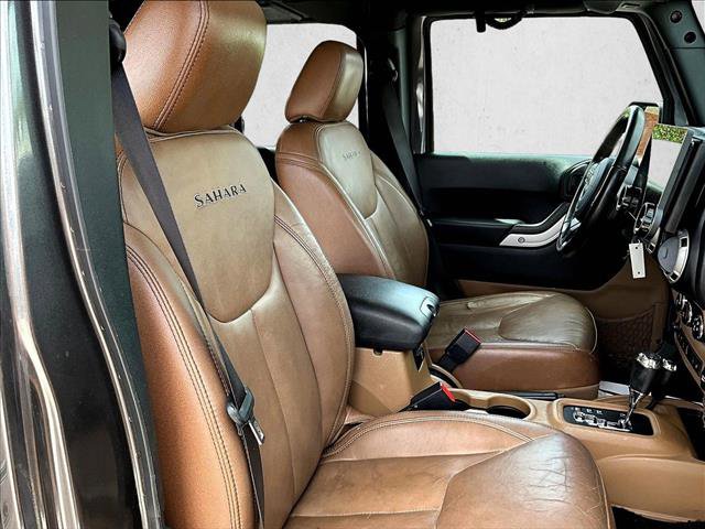 Used 2017 Jeep Wrangler Unlimited Sahara w/ Connectivity Group image 9