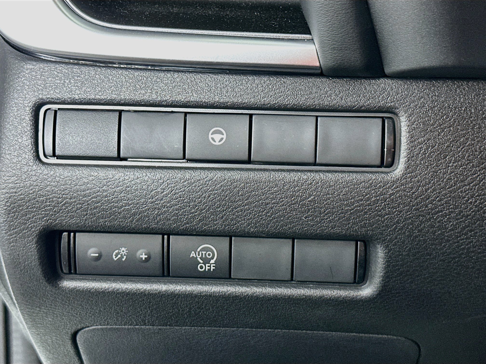 Used 2023 Nissan Rogue SV FWD image 17