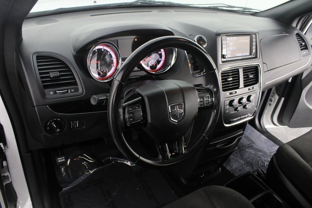 Used 2020 Dodge Grand Caravan SE image 7