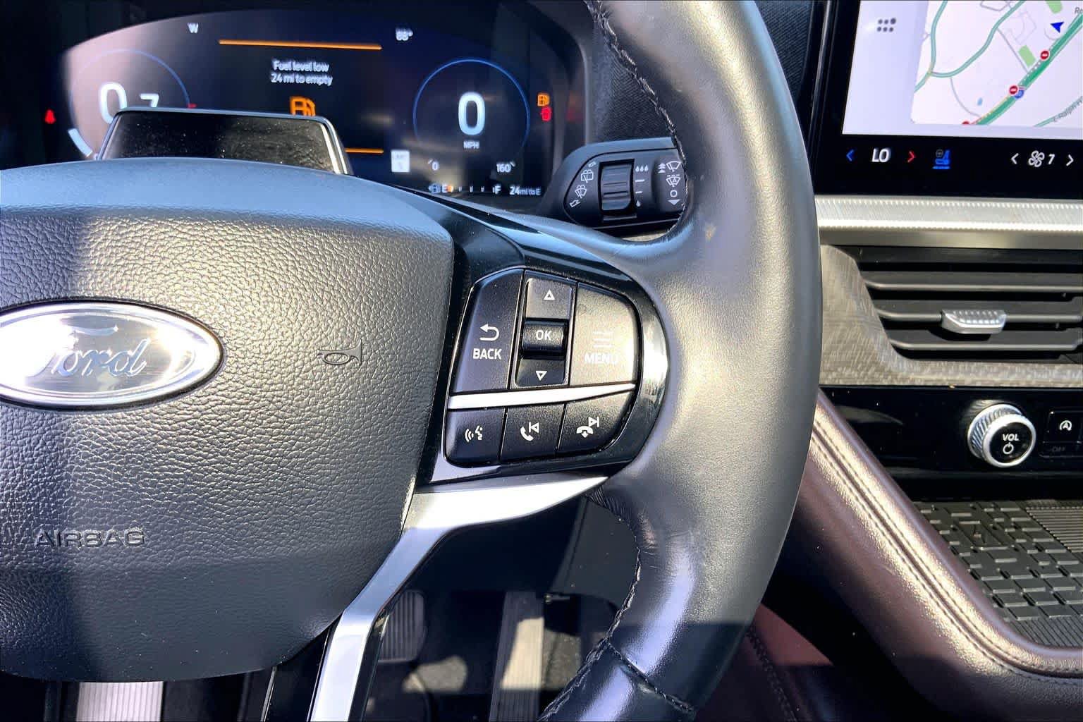 Certified 2025 Ford Explorer Platinum RWD image 22